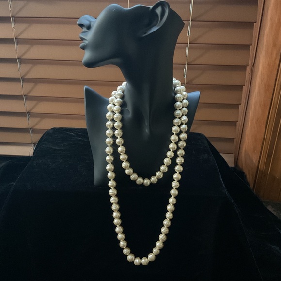 Vintage  Faux Pearl Necklace, multifunctional and 8 different ways to use. - Picture 3 of 12